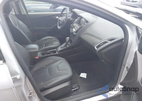 2016 Ford Focus Titanium из США, поврежденный, VIN 1FADP3J23GL301102